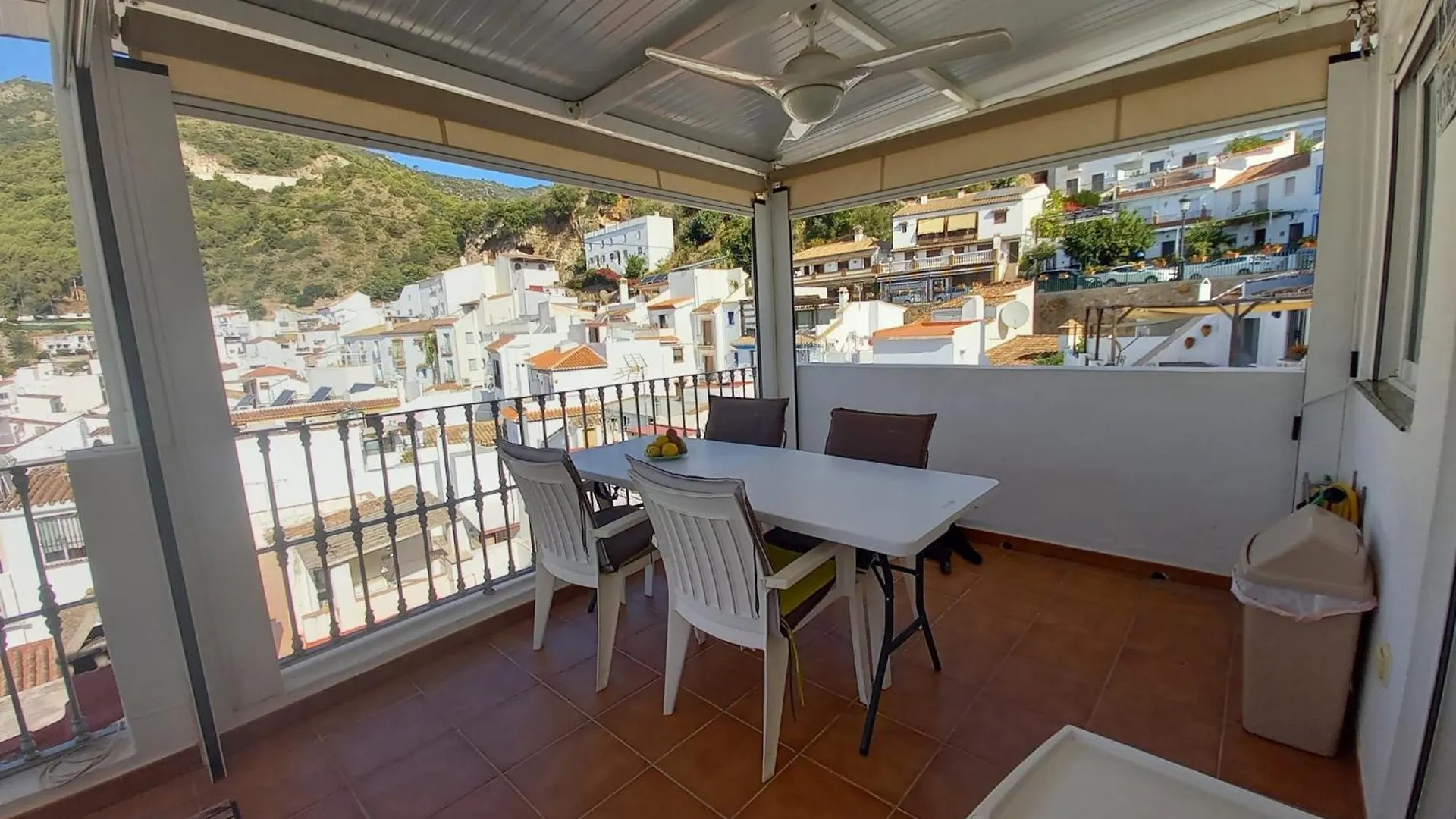 Casa Gallo Ojen Holiday home
